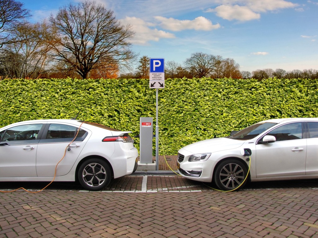 Switching to Electric Cars with No Compromise? CarCliq